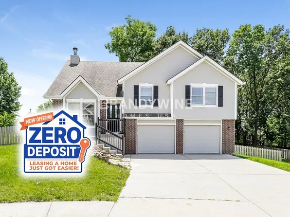 303 Amesbury Dr, Smithville, MO 64089