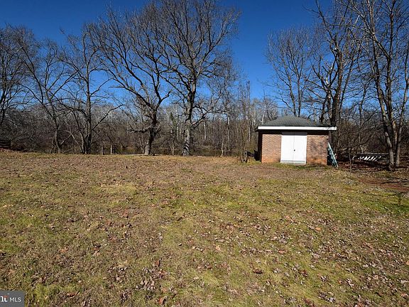 2nd image of 19141 Youngs Cliff Rd