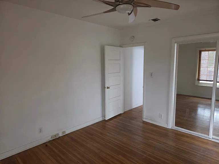 1721 N Fairview St — Photo 12