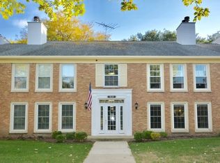 1122 Iroquois Ave, Naperville, IL