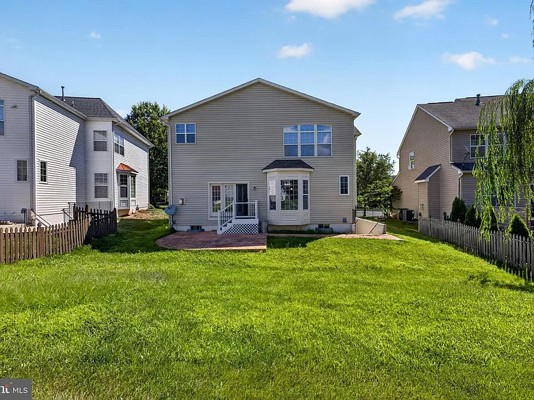9036 Woodpecker Ct — Photo 32
