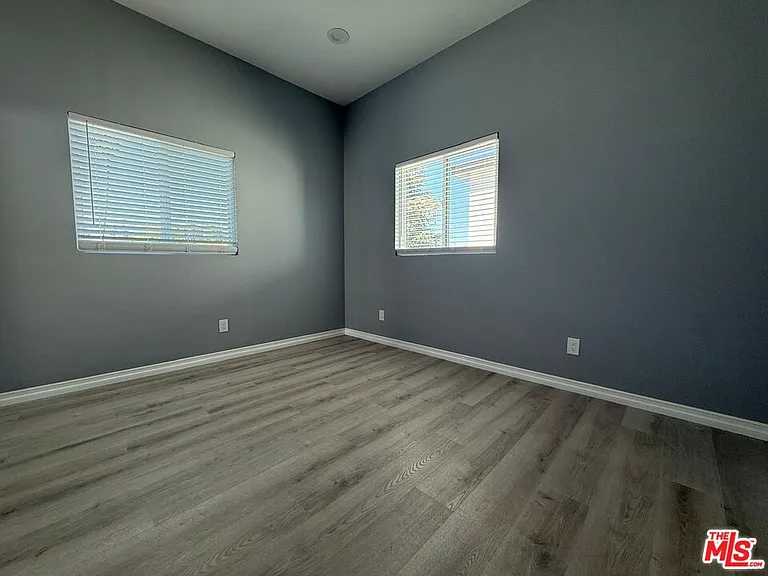 15964 Gault St — Photo 5