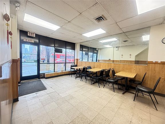 3rd image of 630 E Ohio St