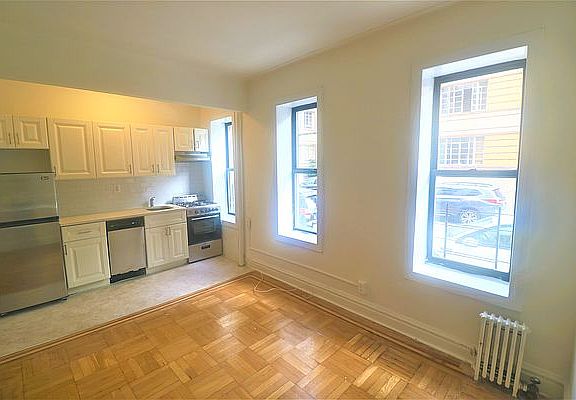 5th image of 98 Cooper St #1C