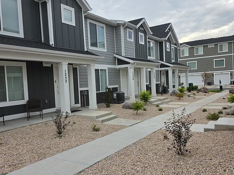 1256 N 300 E — Photo 8