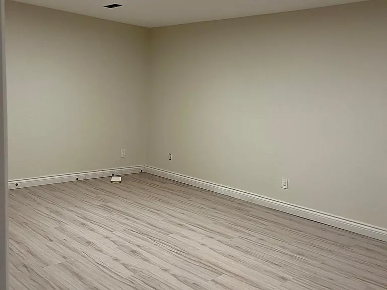 1367 Upper Paradise Rd — Photo 15