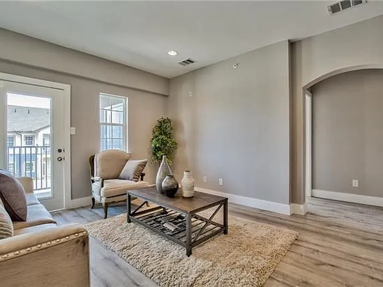 13601 Pinnacle Cir W — Photo 9
