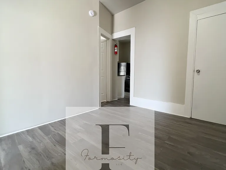 611 W Turner St #1 — Photo 2