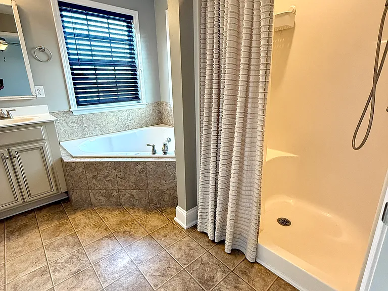 3403 Garrick Trce — Photo 32