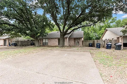616 Cross Timbers Dr Photo 1