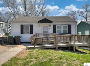 3745 N 39th St, Omaha, NE 68111