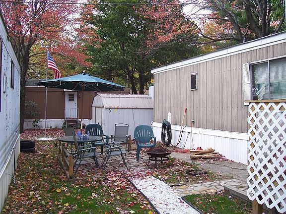 Private side yard
