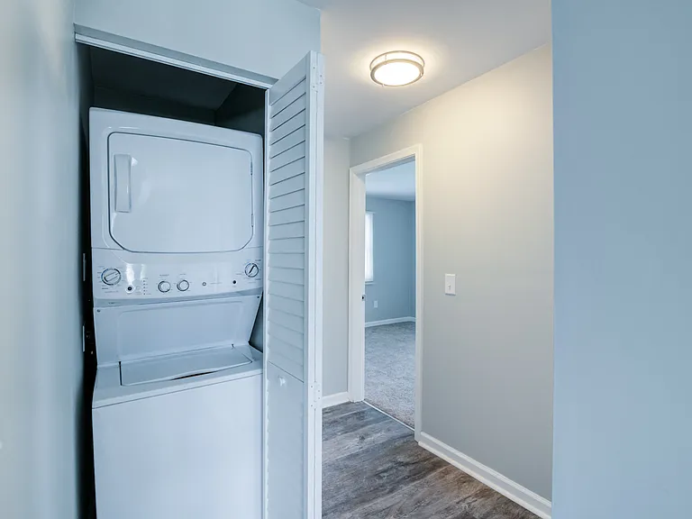 Woodcrest Apartment Homes — Photo 10