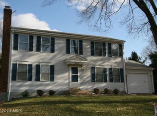 6215 Knoll View Pl, Centreville, VA 20120