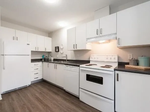 2169 Elmira Dr #1A, Ottawa, ON K2C 1H3