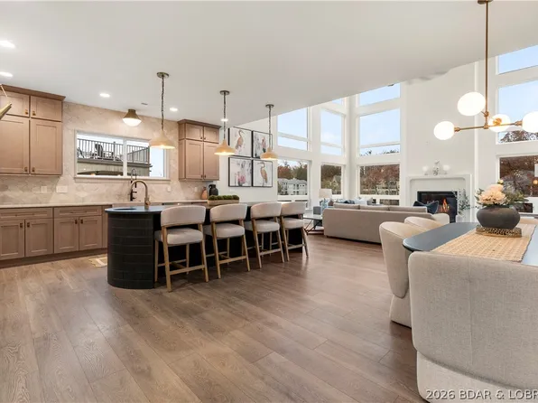 154 Via Cresta Dr, Sunrise Beach, MO 65079