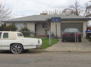 11689 6th Pl, Hanford, CA 93230