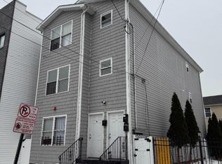 34 Auburn St, Paterson, NJ 07501