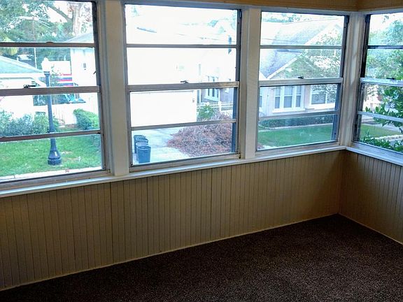 3rd image of 413 S Lake Ave