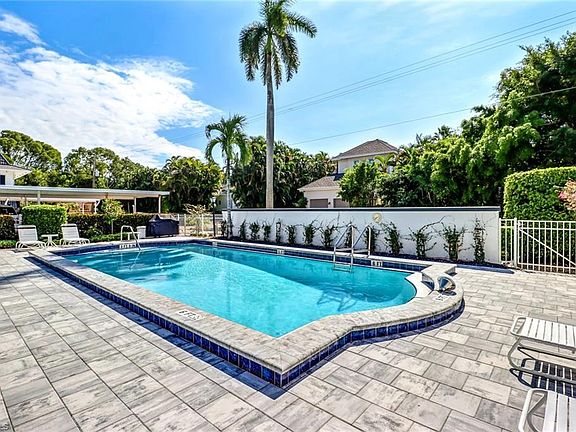 4th image of 254 Banyan Blvd #254
