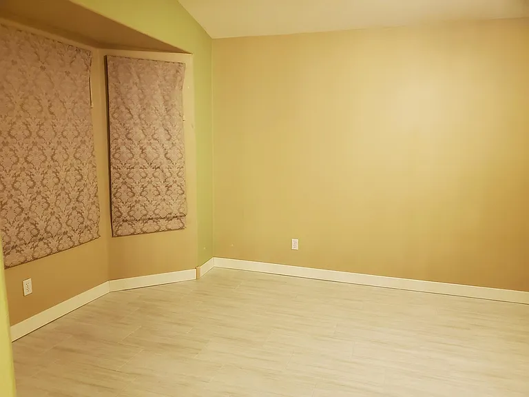 871 E Orchid Ln — Photo 12