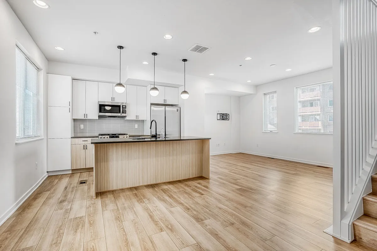 Building Photo - 3101 W 47th Ave #19
