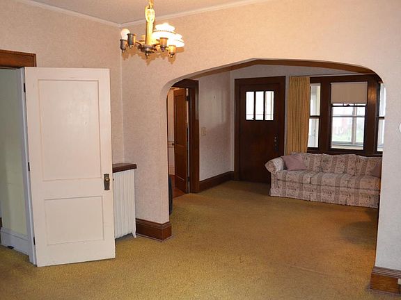 3rd image of 3431 Aldrich Ave N