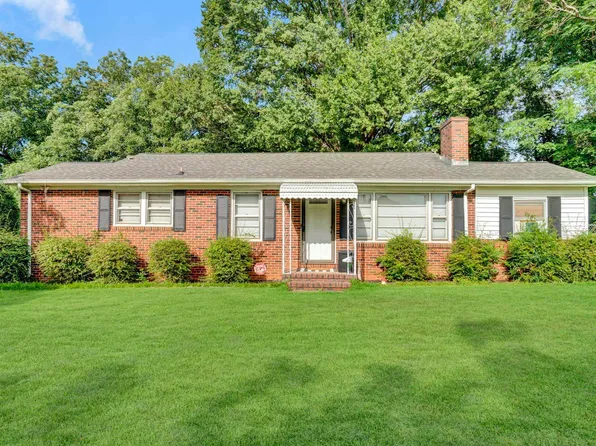 210 Sunnyview Cir, Spartanburg, SC 29307