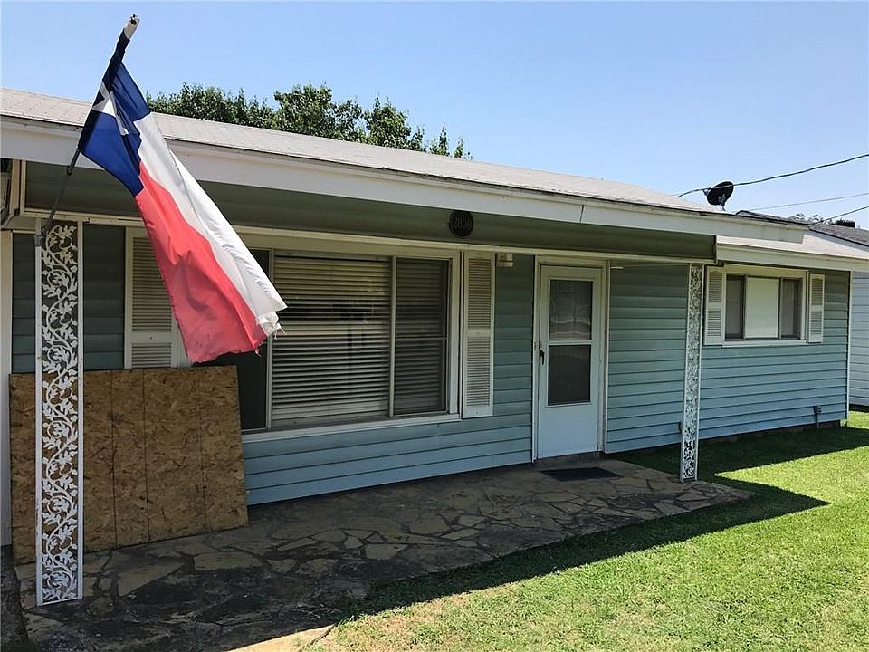 1st image of 2808 Coggin Ave