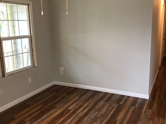 5th image of 2500 Elmin St