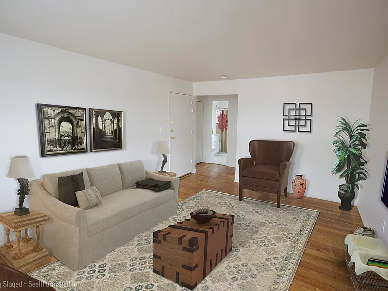 Swan Court Apartments — Photo 15