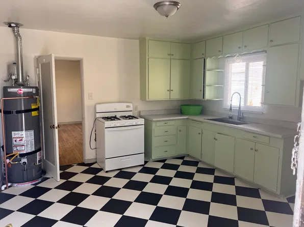 Character-Filled 2 Bedroom with a Charming Retro Kitchen, 2314-2320 Garfield Ave SE #2318, Albuquerque, NM 87106