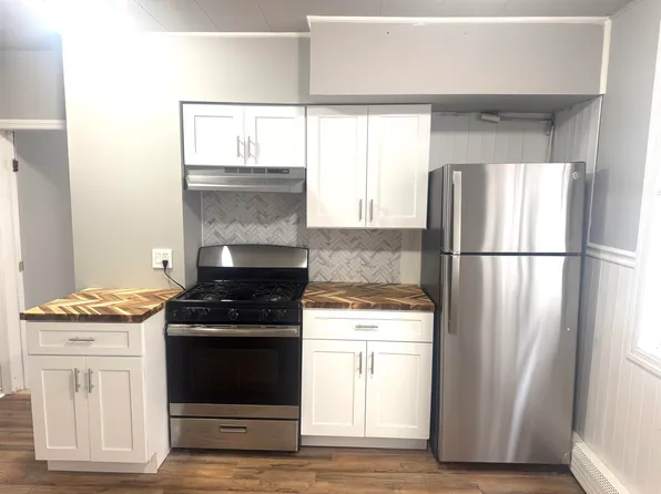 103 Kennedy Boulevard image 2 of 11