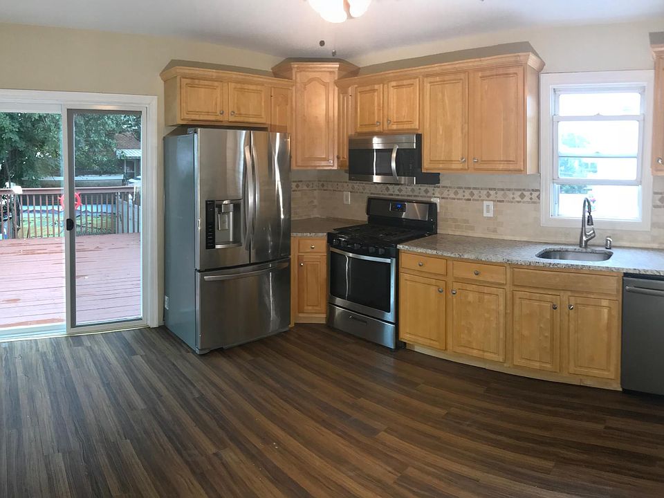 1st image of 21 Albert St APT 1