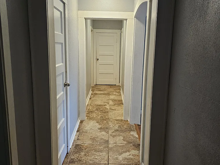 321 Jefferson St — Photo 9