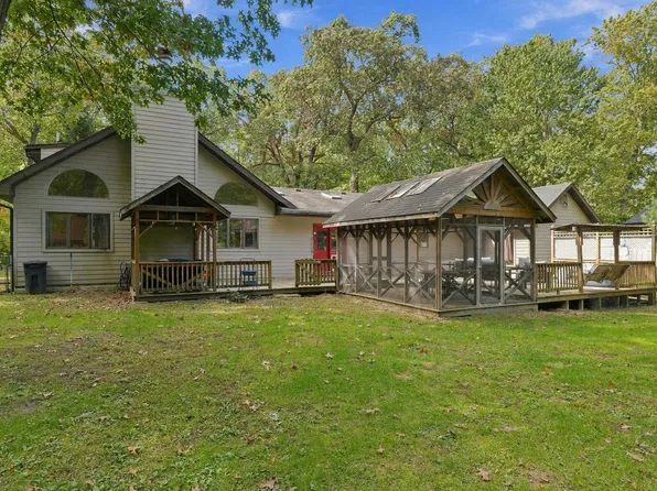 140 S Oxford Ave, Beverly Shores, IN 46301