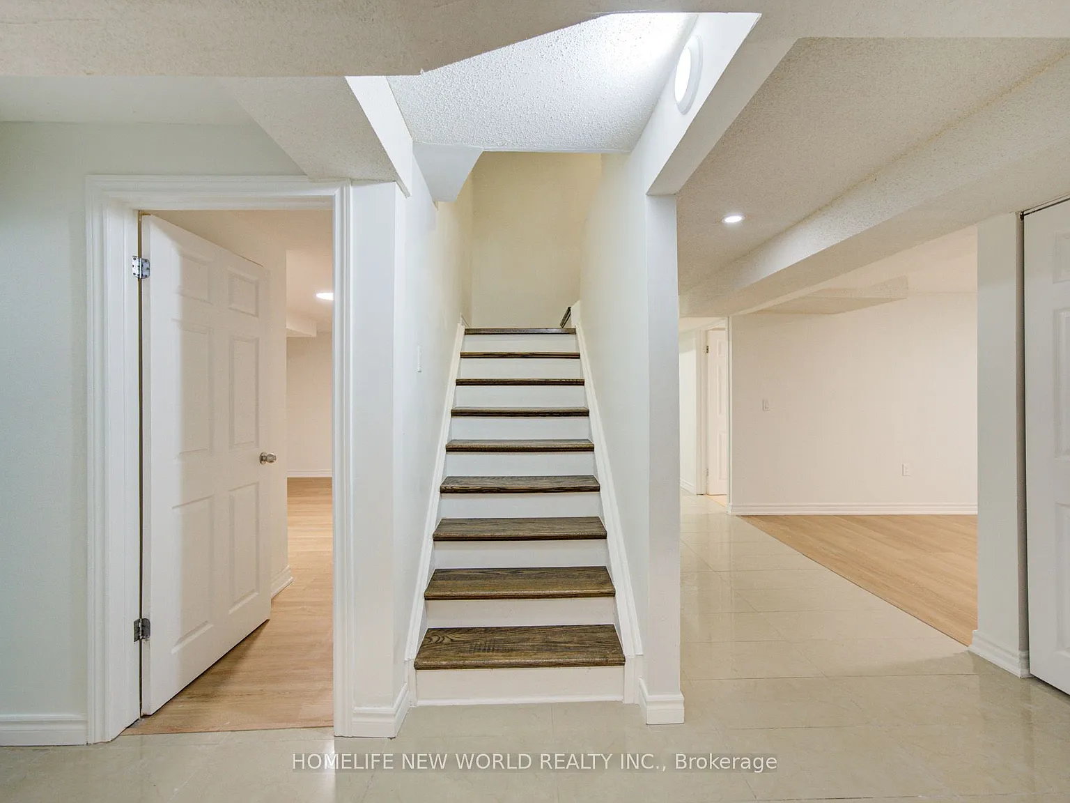 3 bed, $1,900 — Photo 2