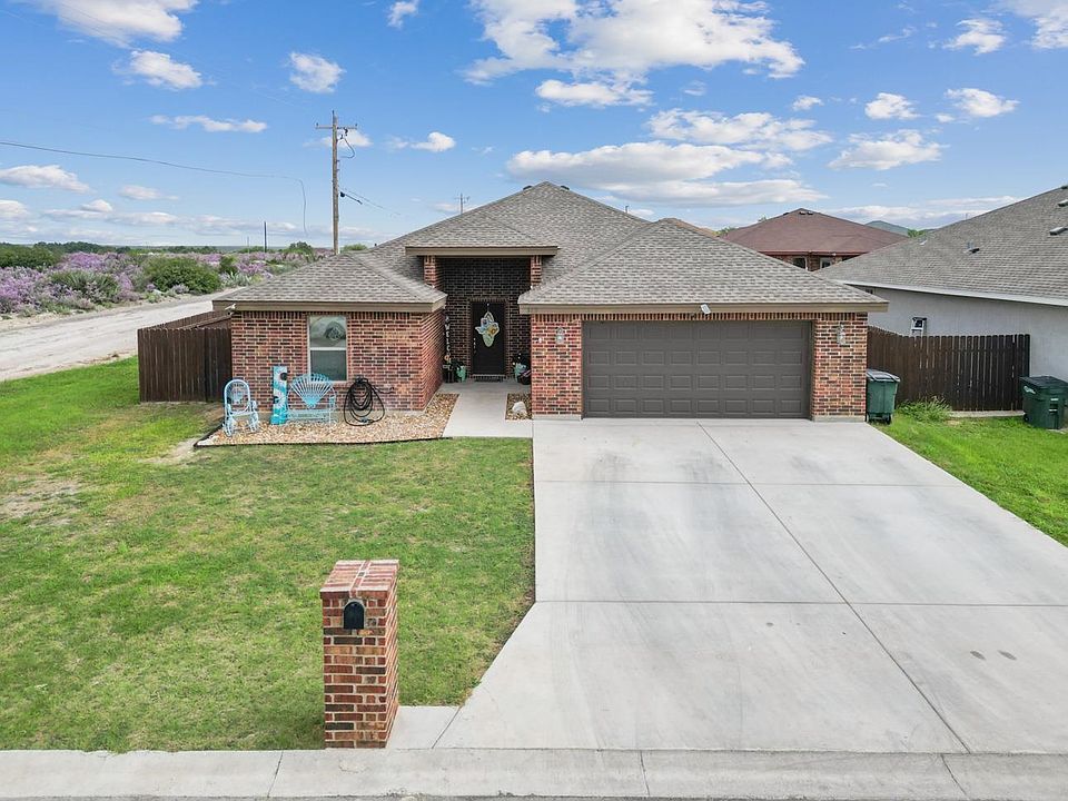 1st image of 319 Javier Dr