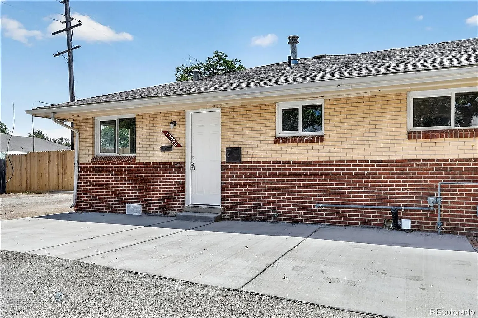 3 bed, 1000 sqft, $2,200 — Photo 2