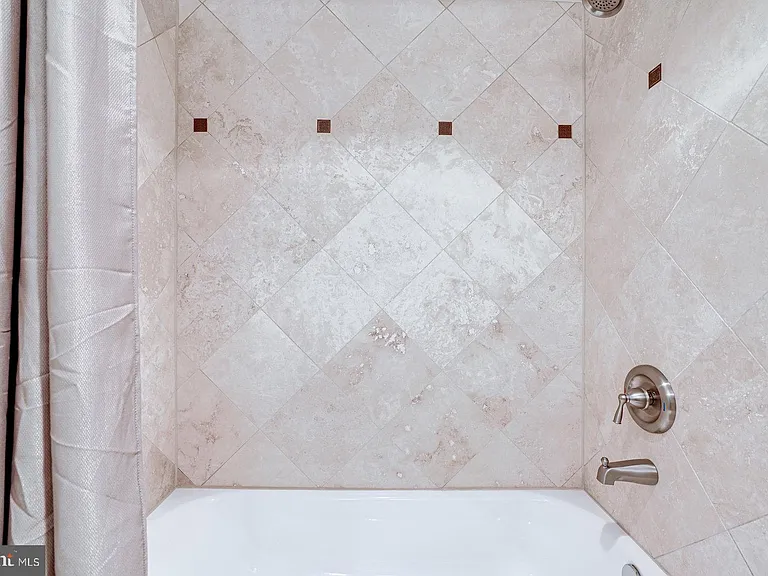 8340 Greensboro Dr #521 — Photo 25