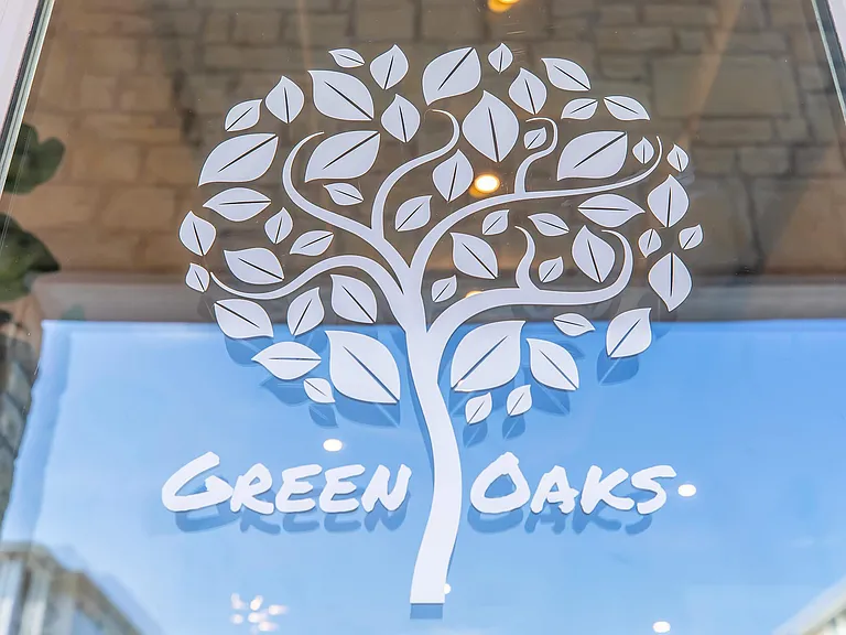 Green Oaks Apartments — Photo 17