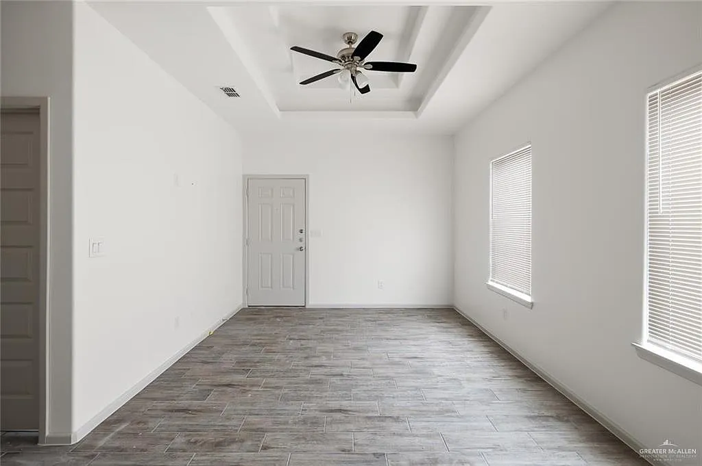 3 bed, 2.0 bath, 1078 sqft, $1,225 — Photo 4