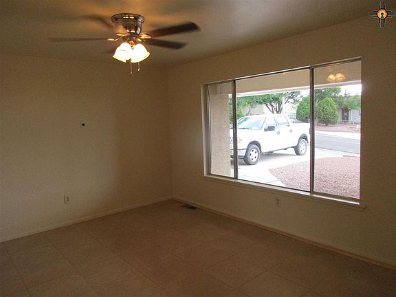4th image of 1123 Burke Dr