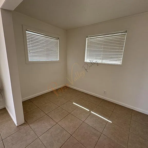 3099 E Northfield Ave — Photo 3