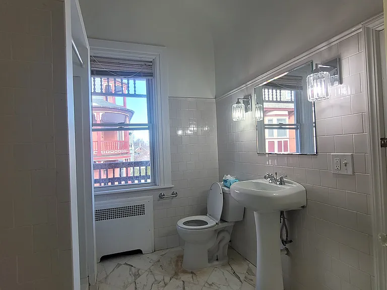 158 Grand St #2 — Photo 8