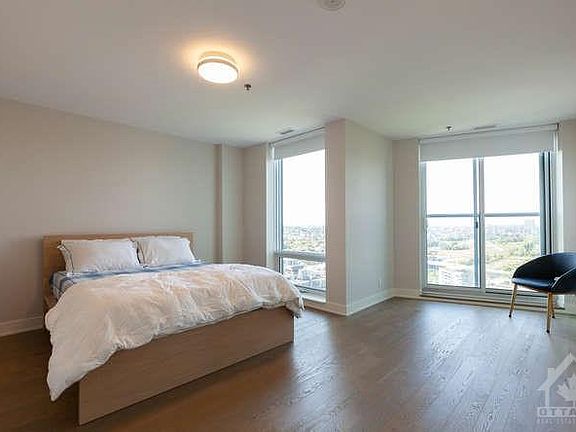 4th image of 428 Sparks St #1905