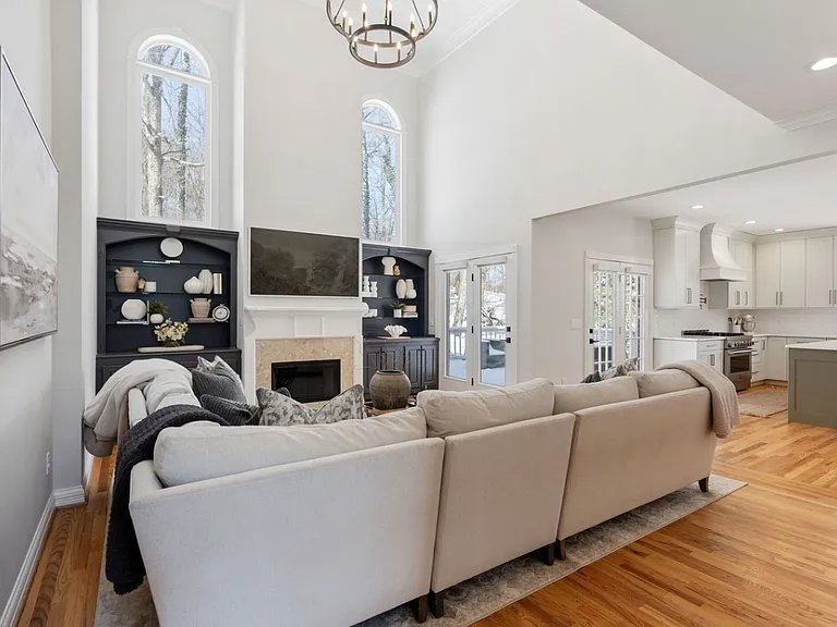 156 N Berwick Ln — Photo 7