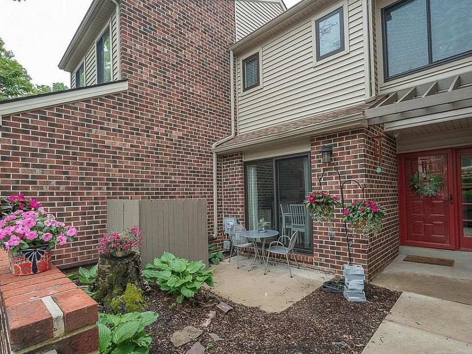2nd image of 4 Scott Ct