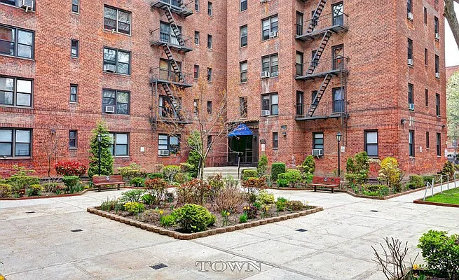 Sold by Town Residential | media 4