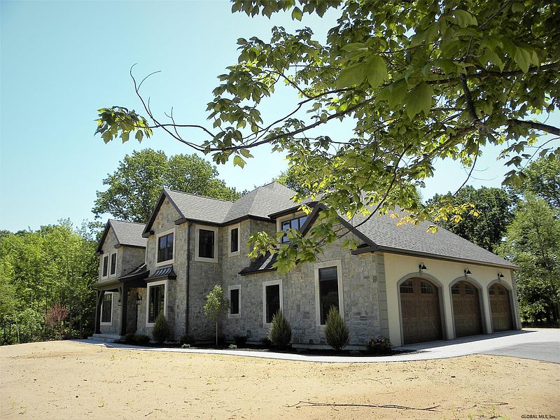 4th image of 190 BROOKWOOD Road